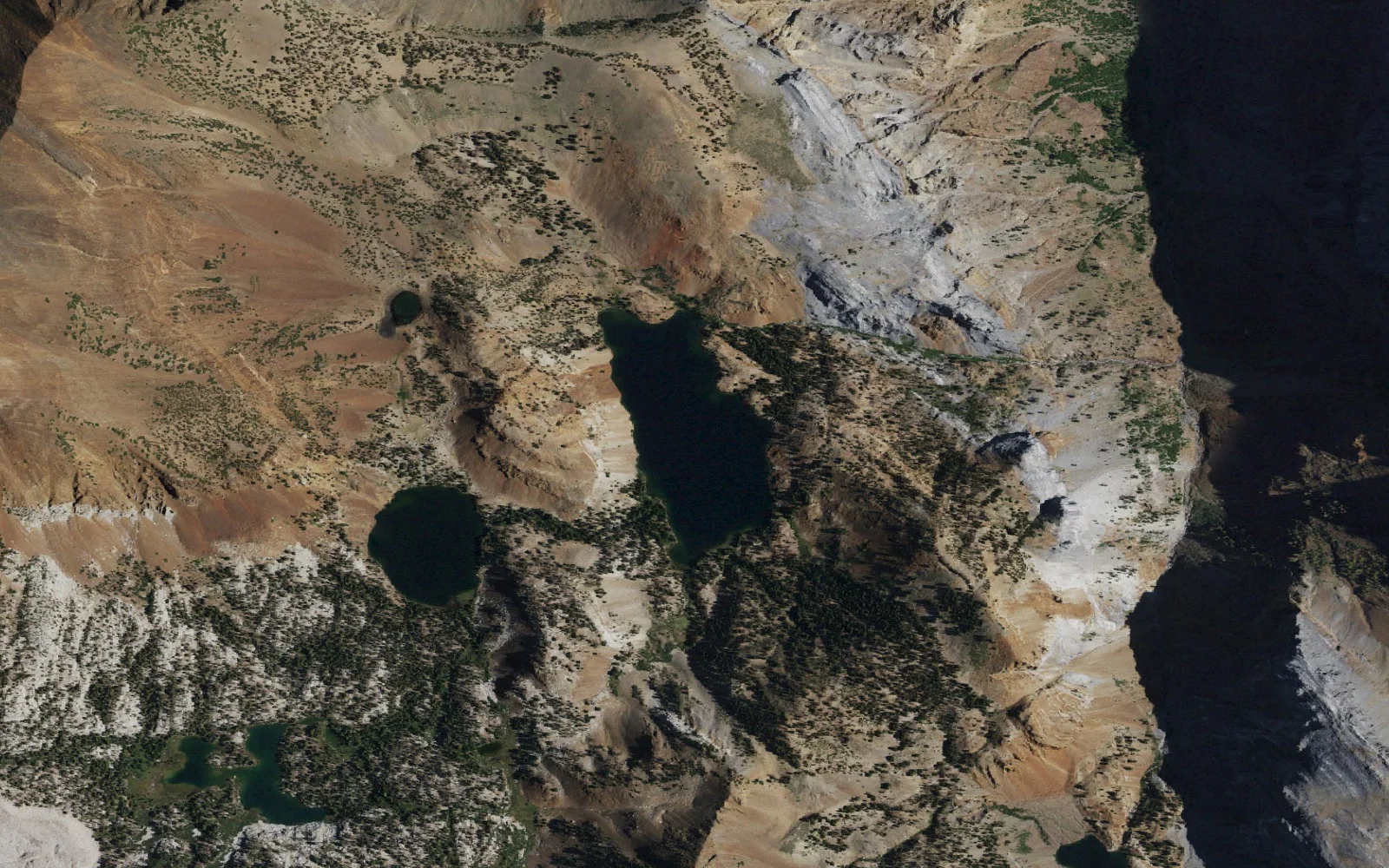 Aerial view centered on Lake Genevieve