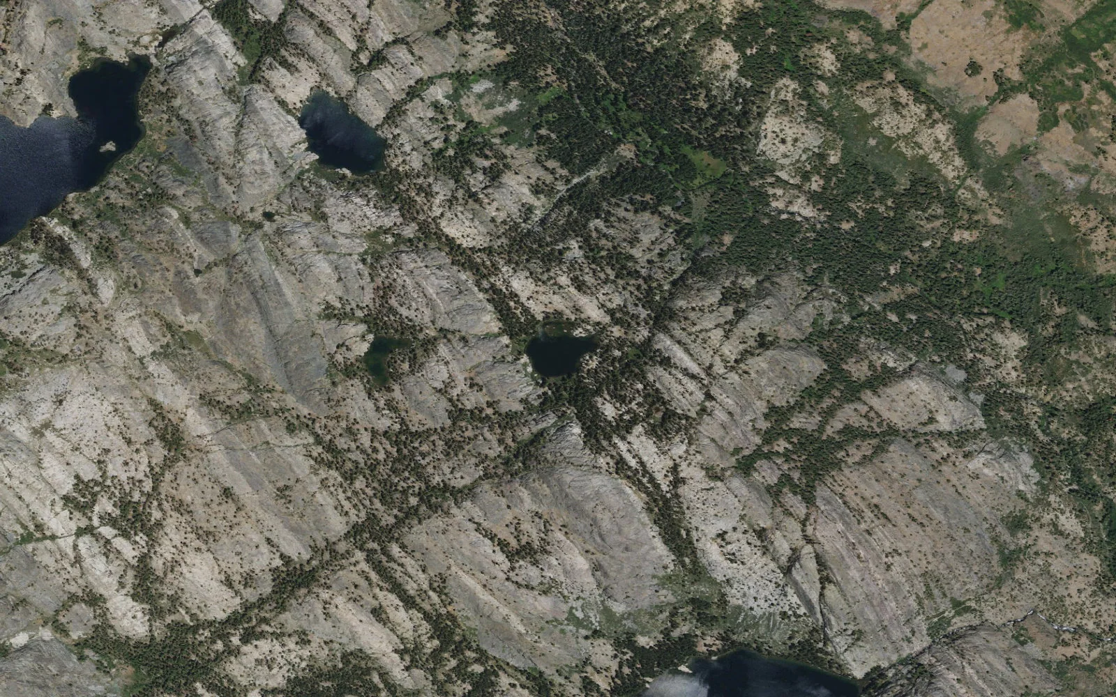 Aerial view centered on Laura Lake