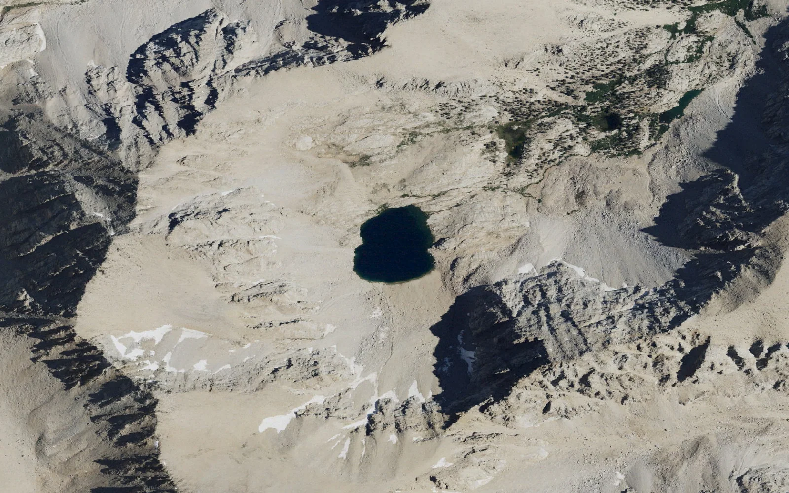 Aerial view centered on Meysan Lake