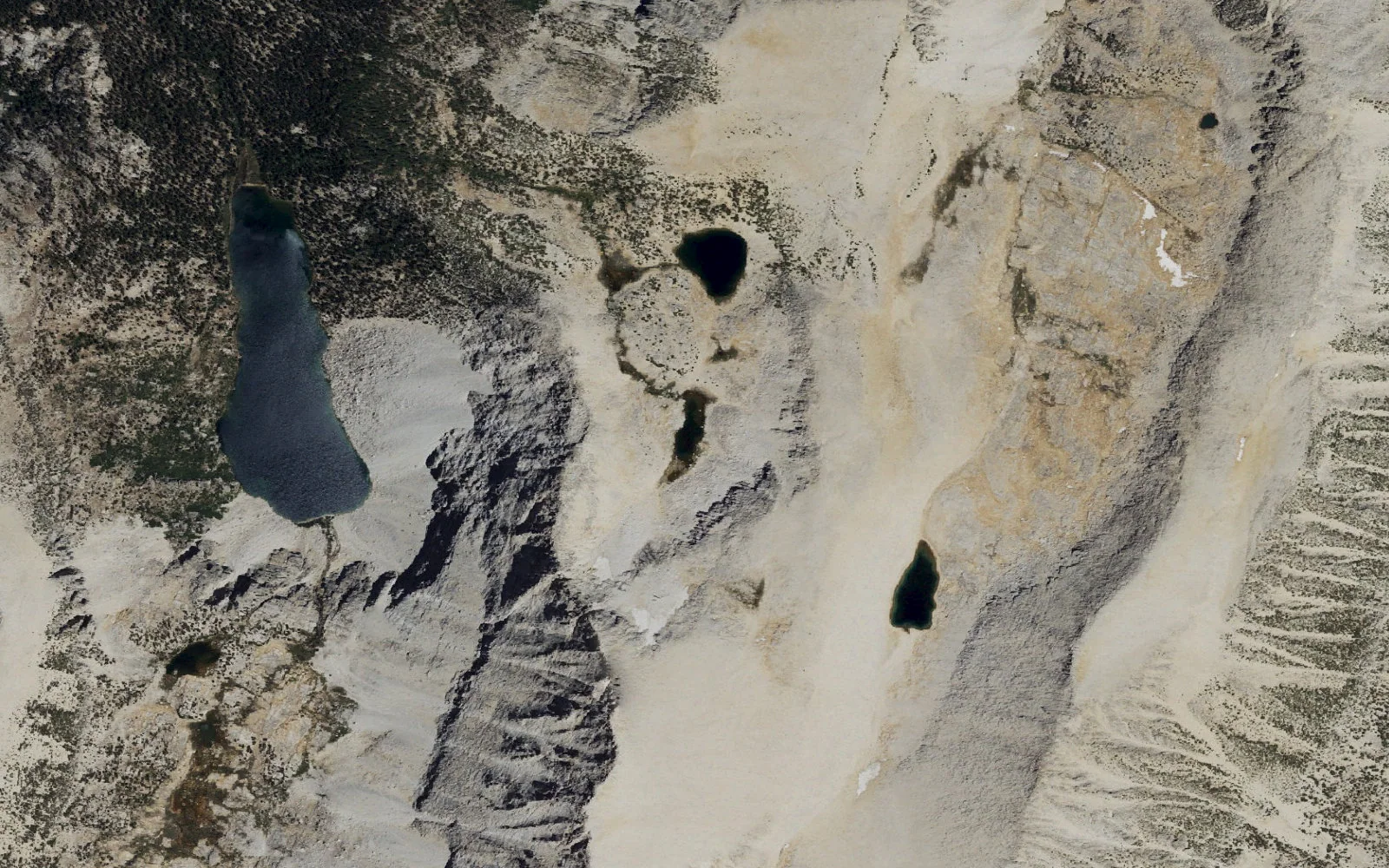 Aerial view centered on Neelle Lake