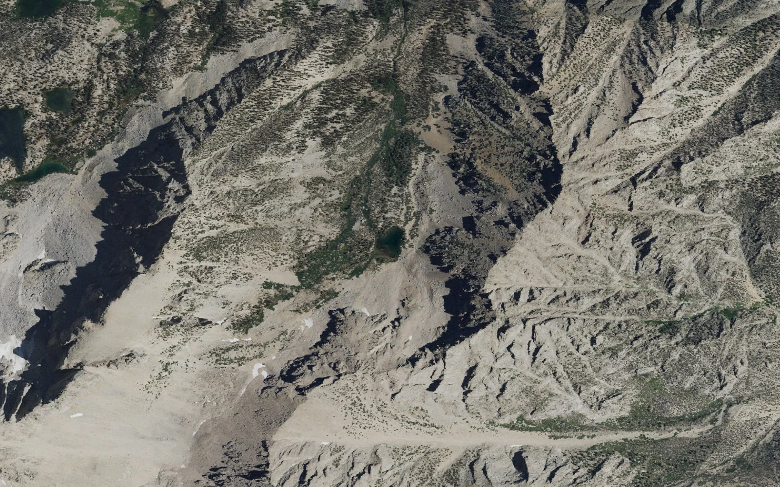 Aerial view centered on Robinson Lake