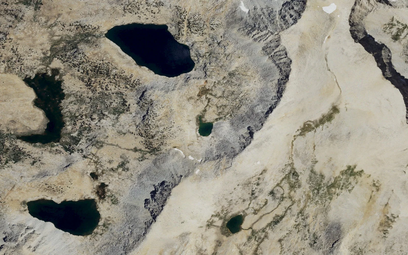 Aerial view centered on Rust Lake