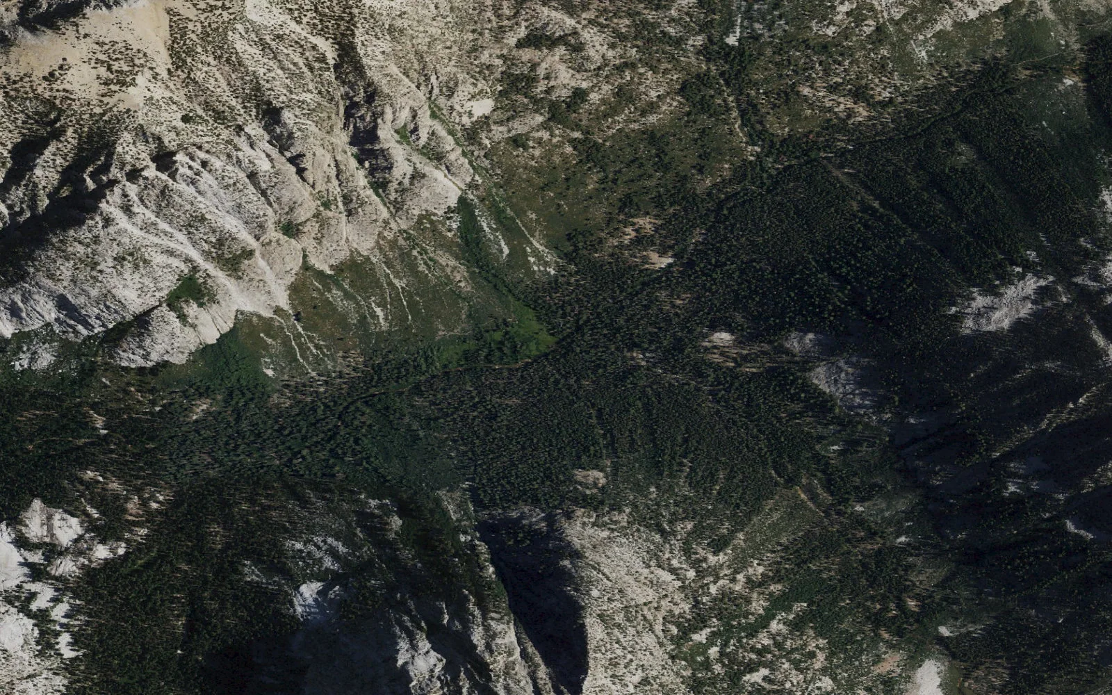 Aerial view centered on Second Recess
