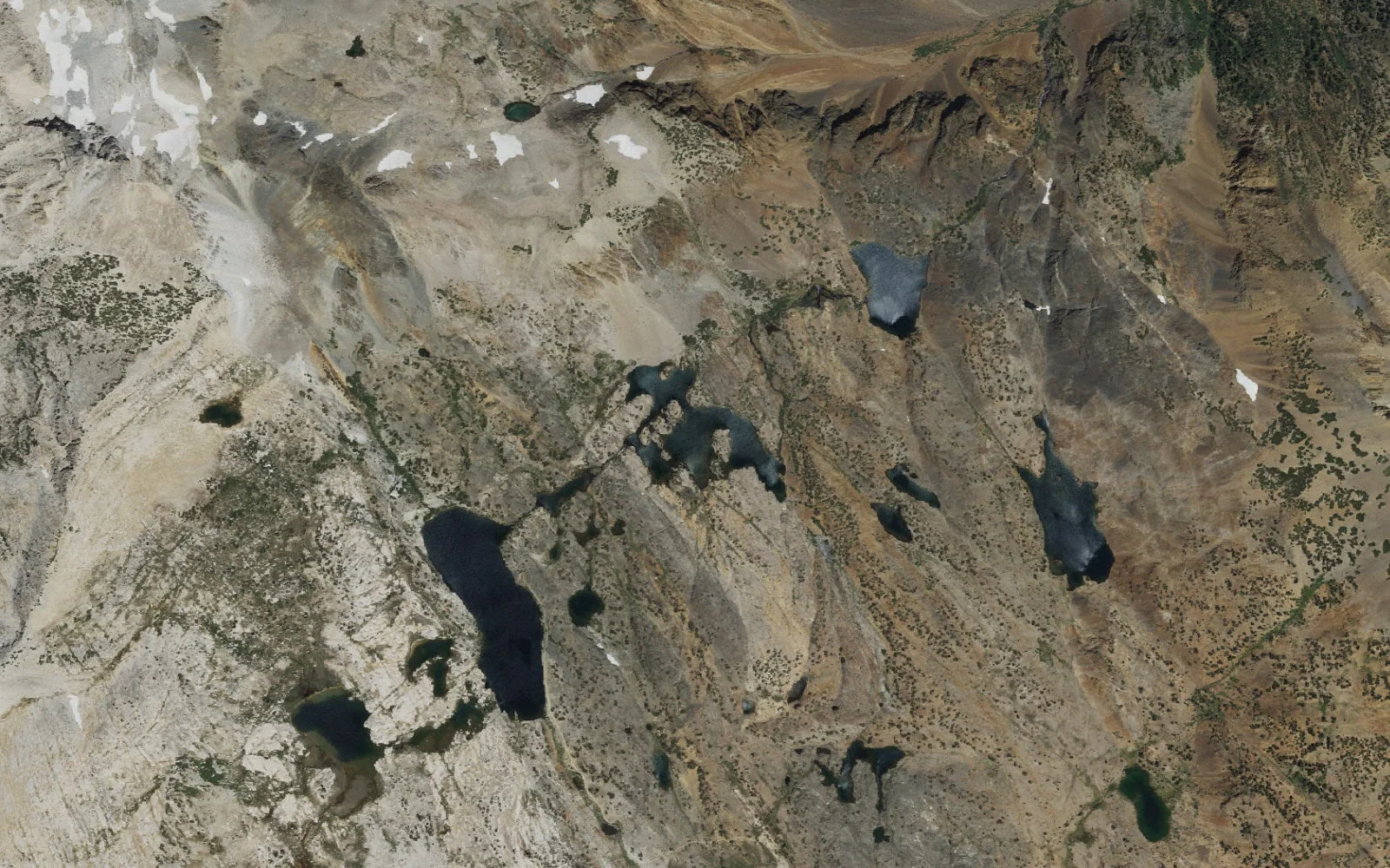 Aerial view centered on Shamrock Lake