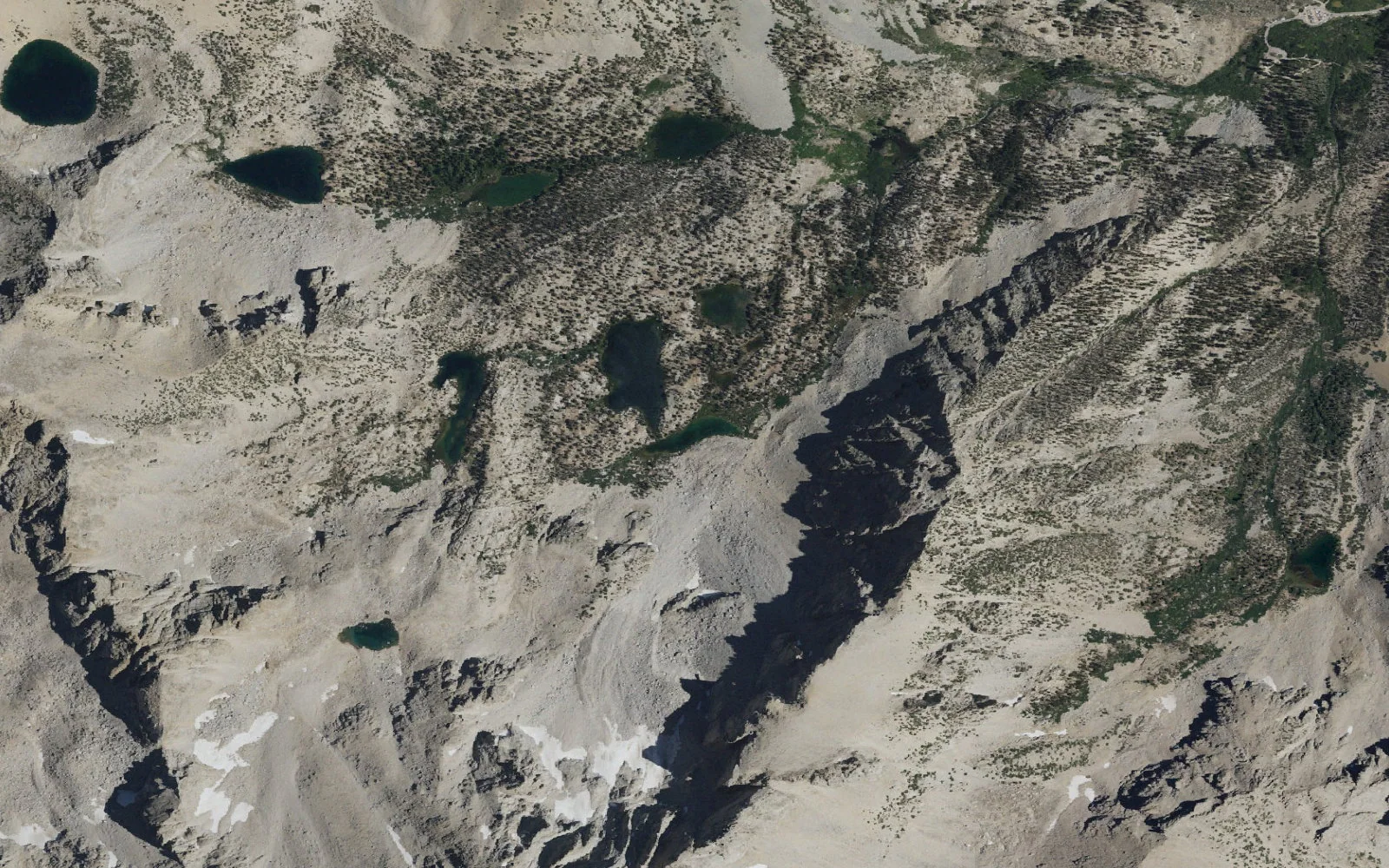 Aerial view centered on Slim Lake