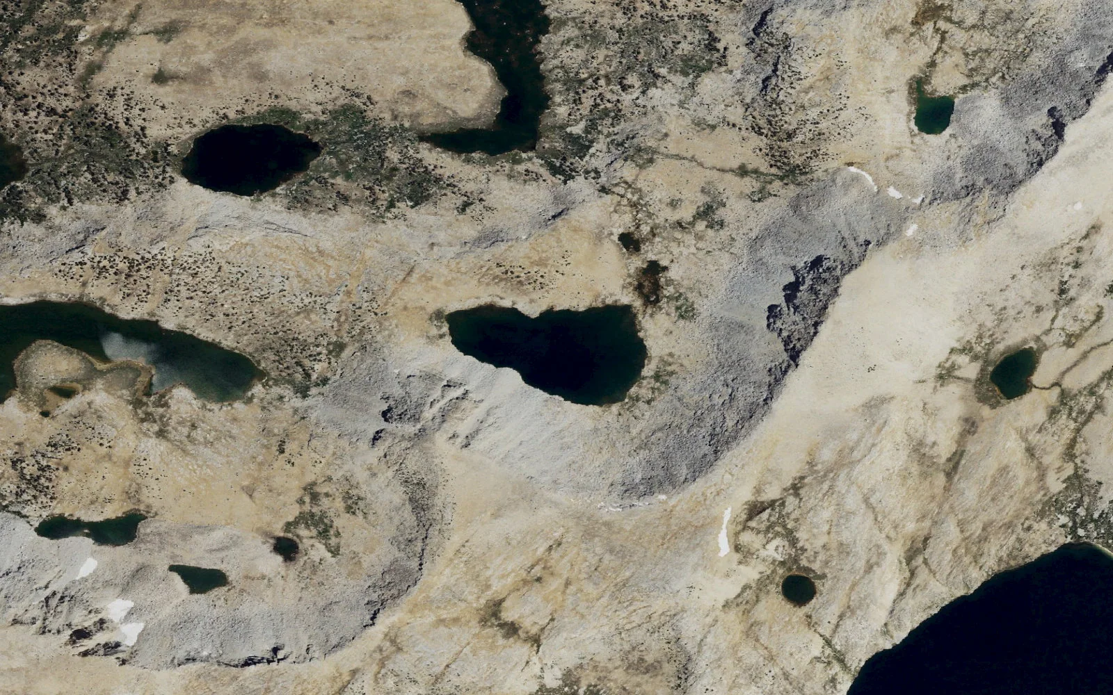 Aerial view centered on Star Lake