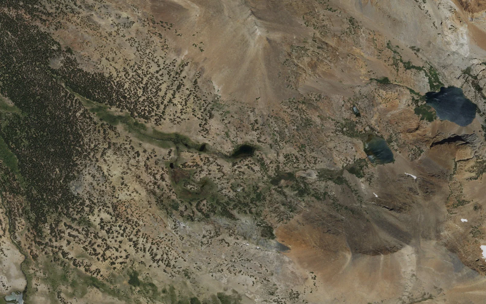 Aerial view centered on Summit Lake
