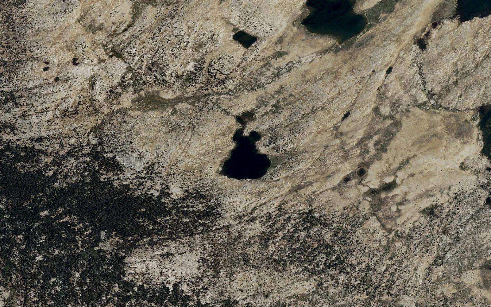Aerial view centered on Tomahawk Lake