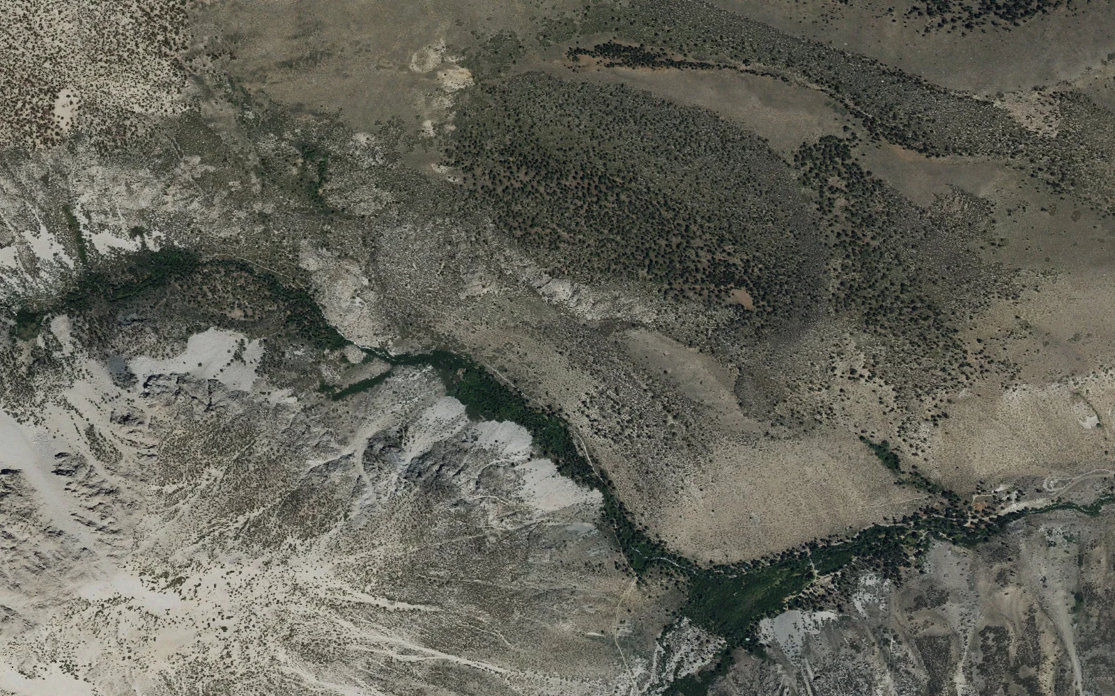 Aerial view centered on Baker and Green Lakes Trailhead