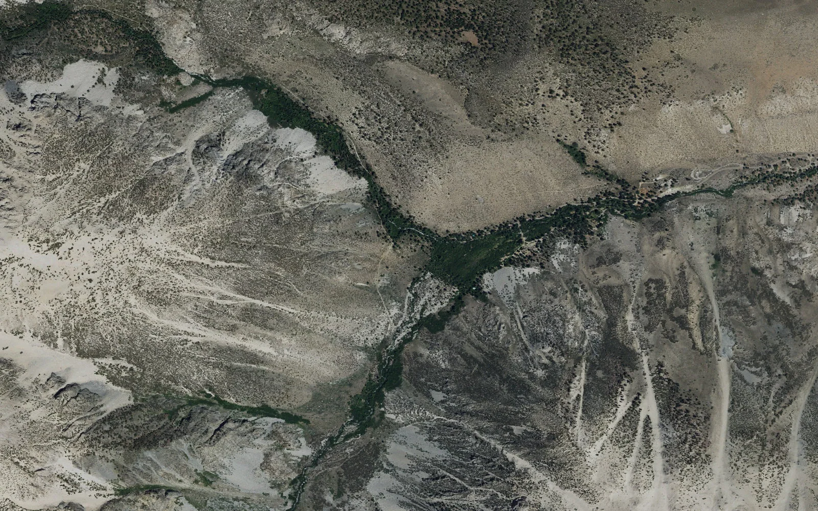 Aerial view centered on Big Pine Creek South Fork Trailhead