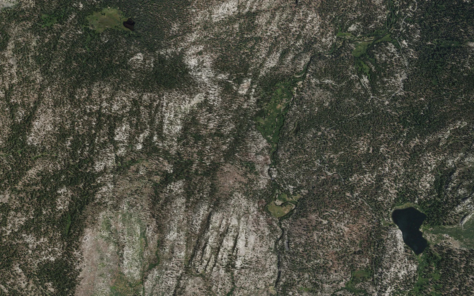 Aerial view centered on Devils Postpile Trailhead