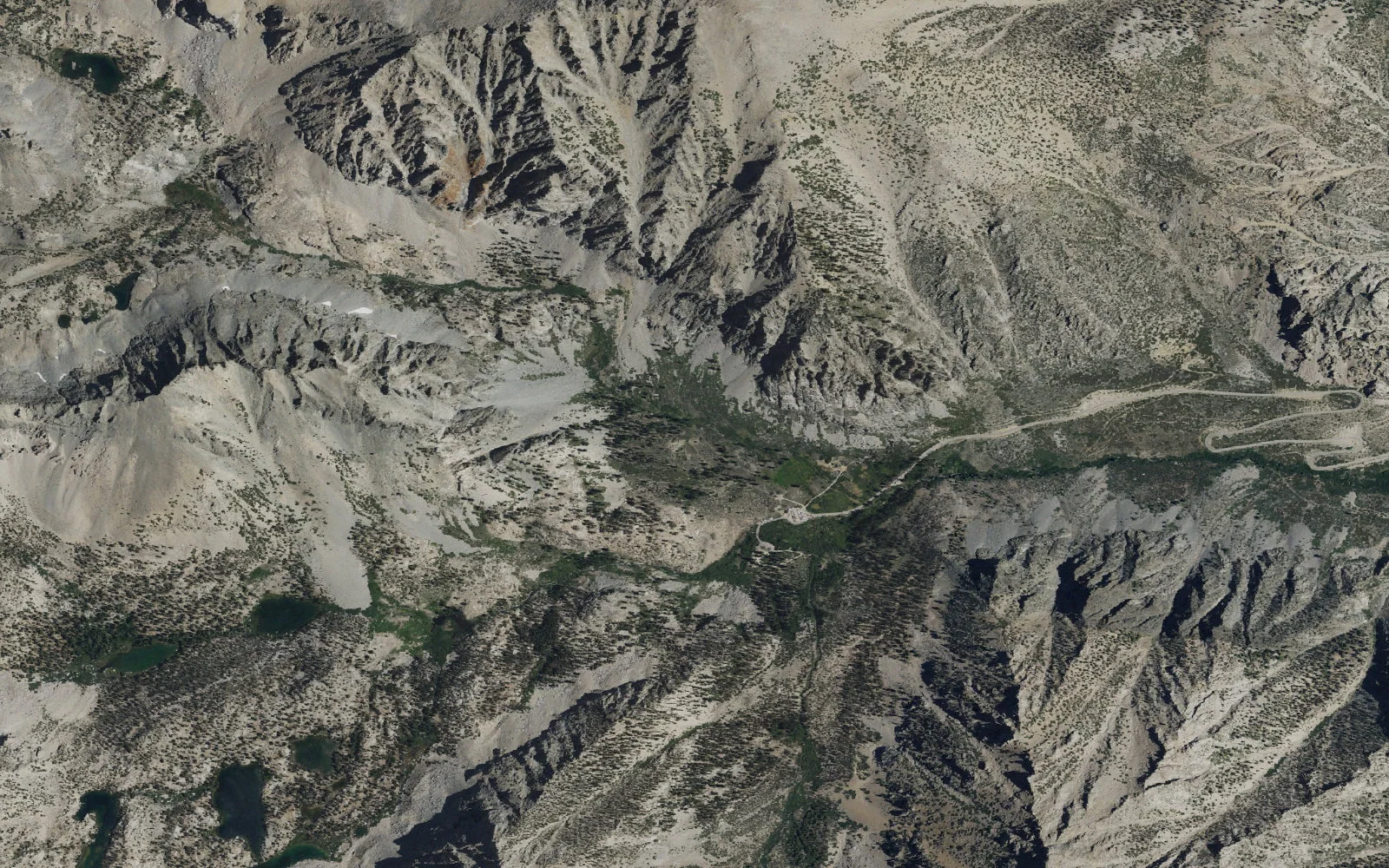Aerial view centered on Onion Valley Trailhead