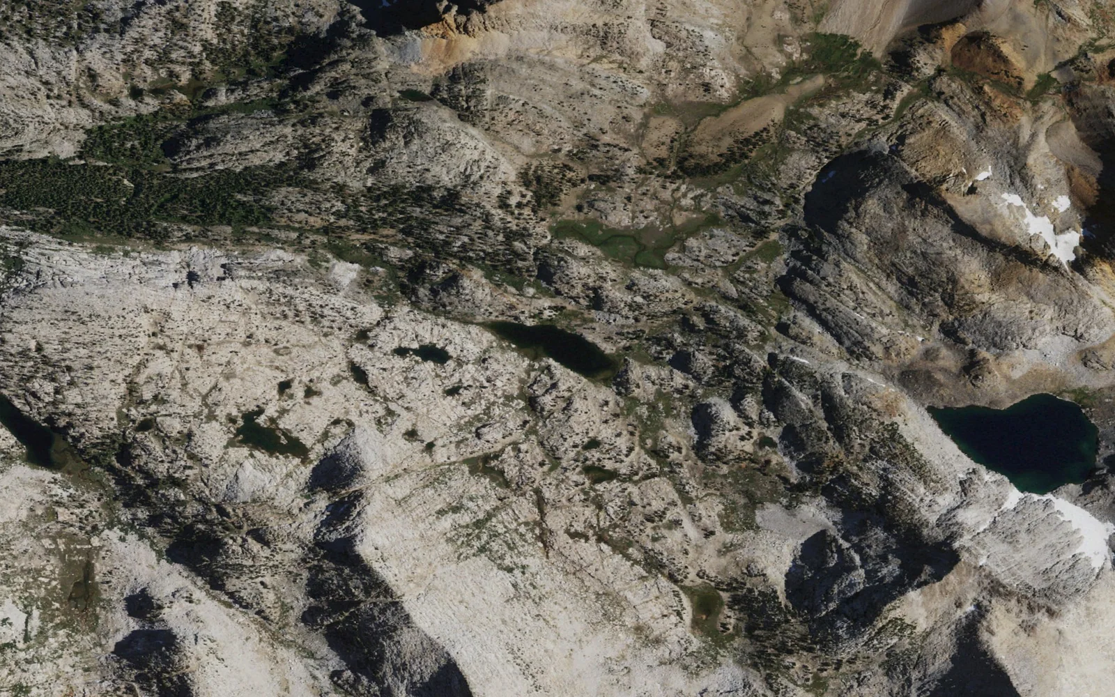 Aerial view centered on Tully Lake