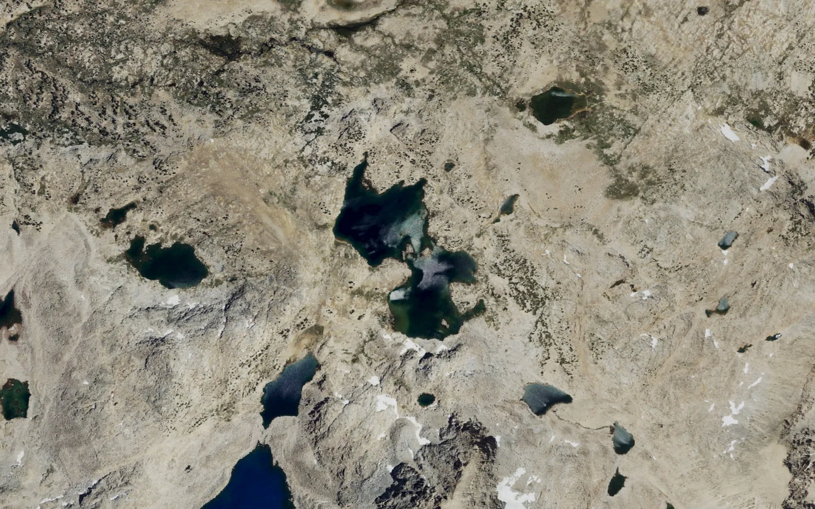 Aerial view centered on Muriel Lake