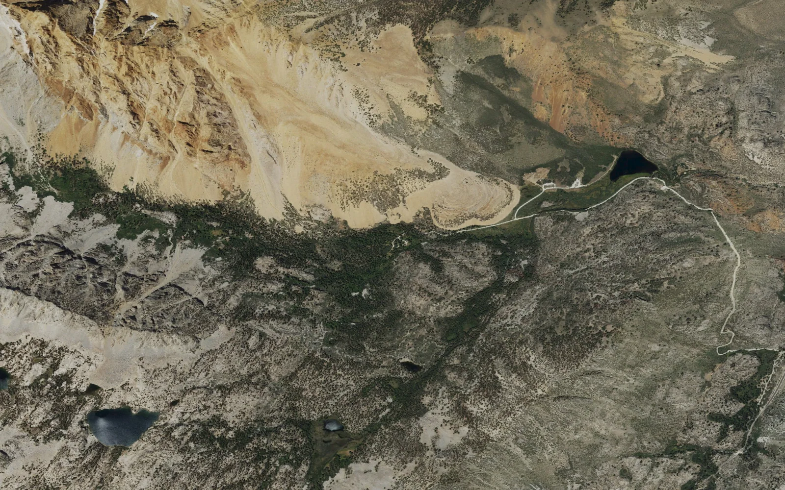 Aerial view centered on Piute Pass Trailhead at North Lake
